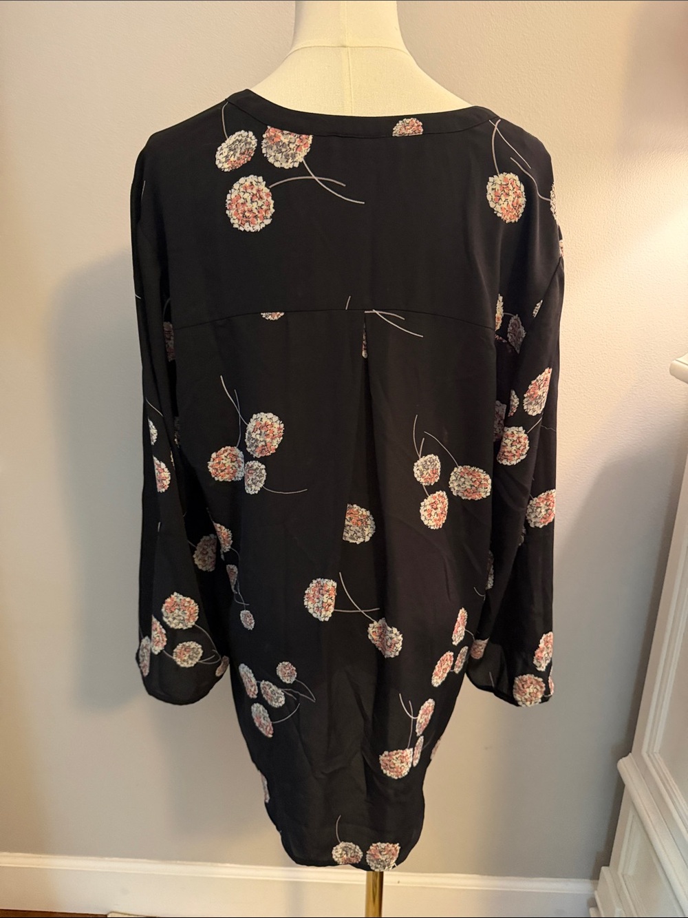 Daniel Rainn Black Floral Split-Neck Tunic - Picture 3 of 3